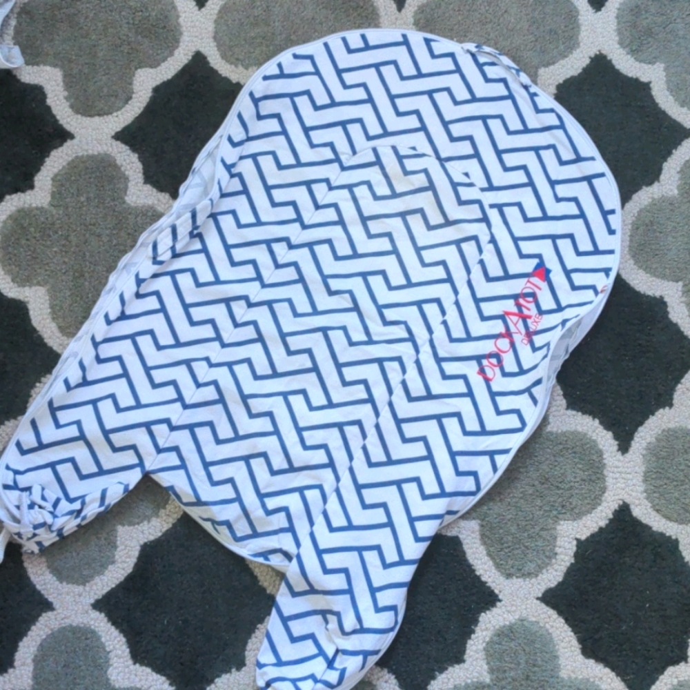 DockATot deluxe cover blue white chevron